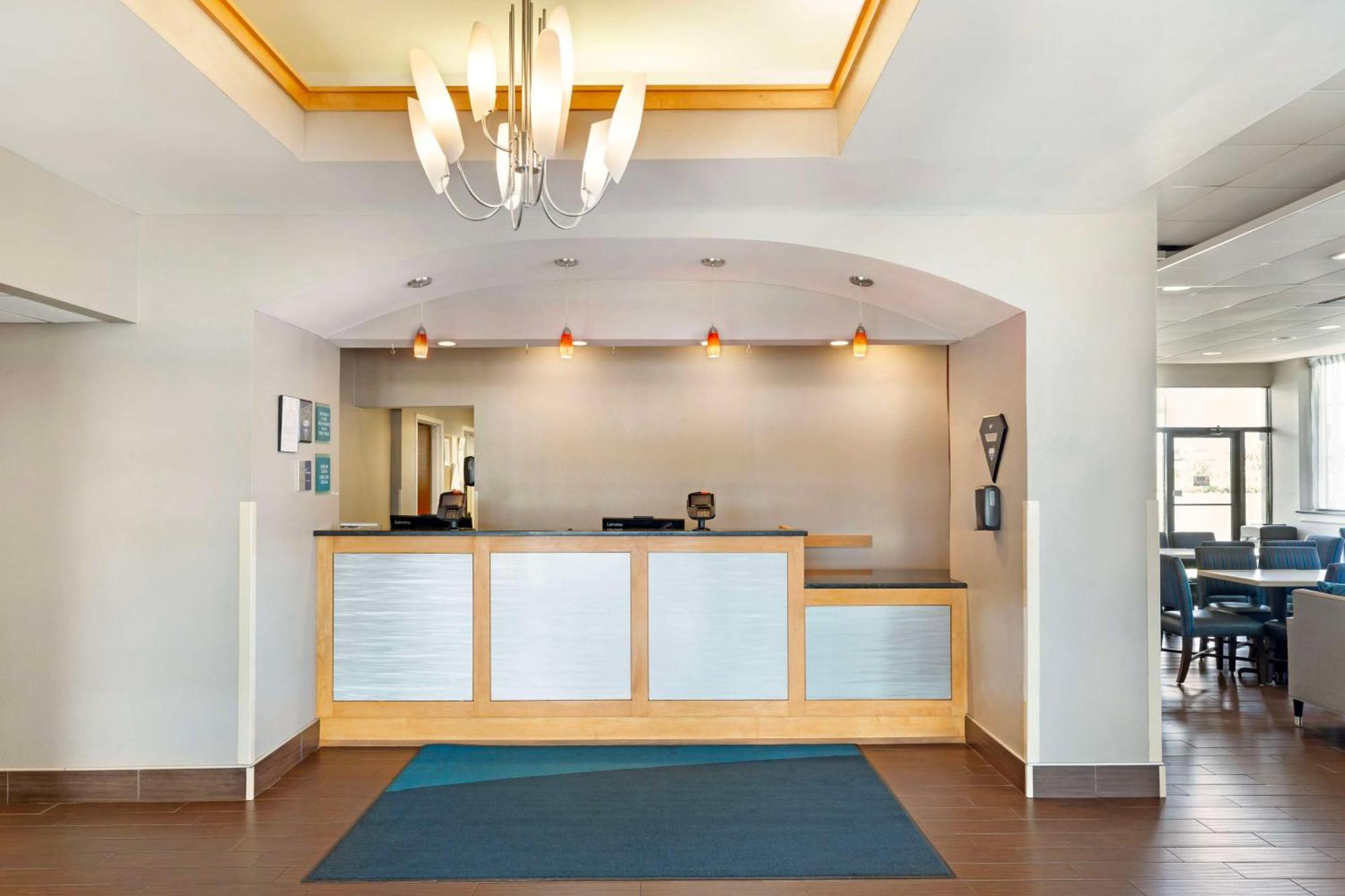 Best Western Hartford Hotel And Suites Exterior foto