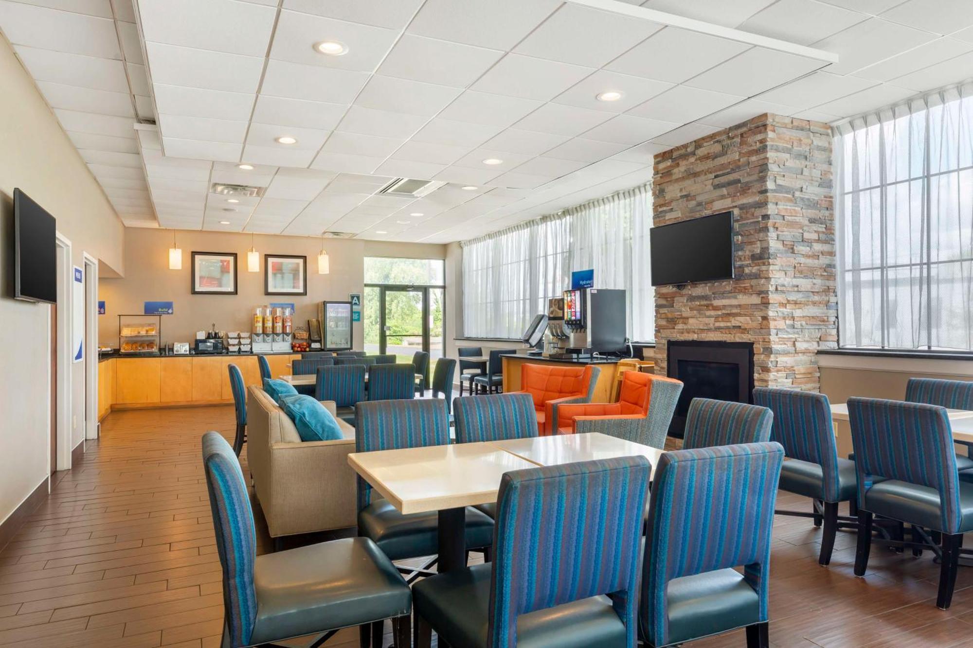 Best Western Hartford Hotel And Suites Exterior foto