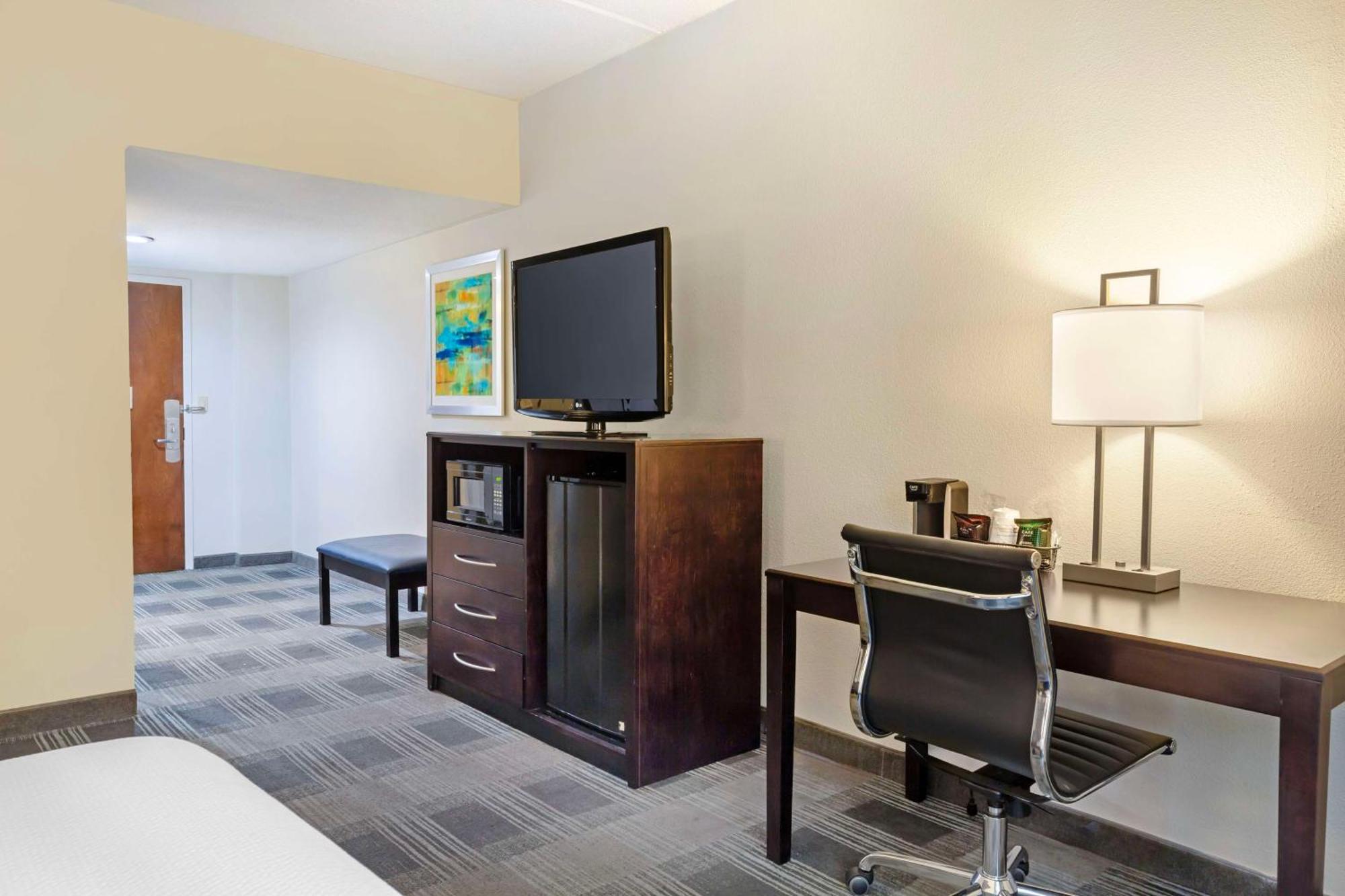 Best Western Hartford Hotel And Suites Exterior foto